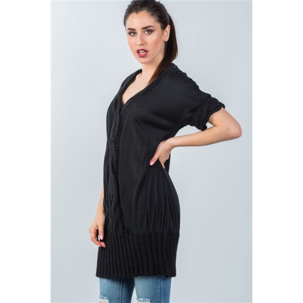 BLACK CENTER CABLE KNIT PATTERN TUNIC SWEATER